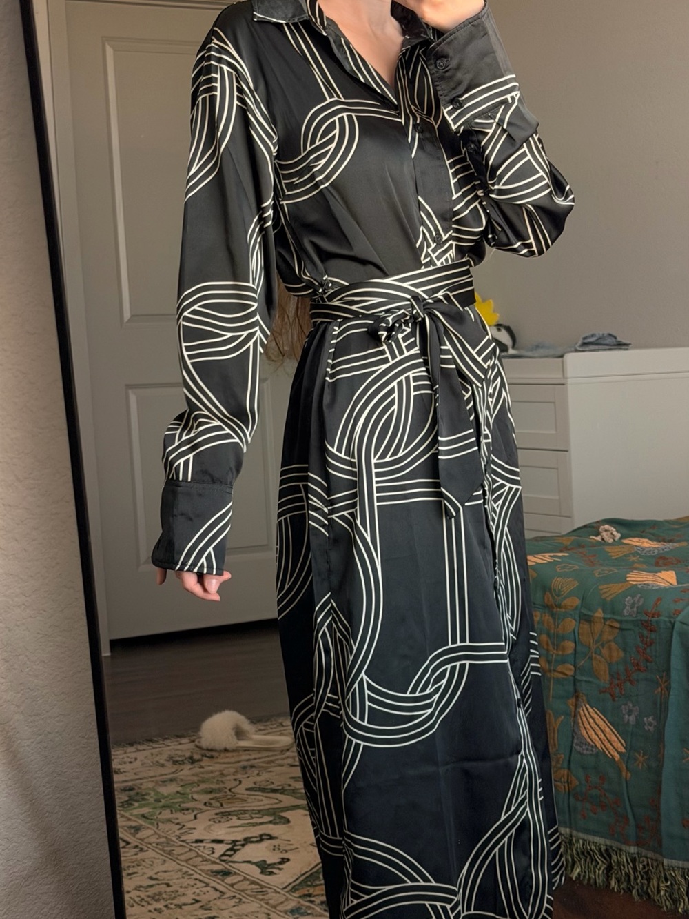 H&M Black Midi Shirt Dress with White Geometric Print - Picture 4 of 5